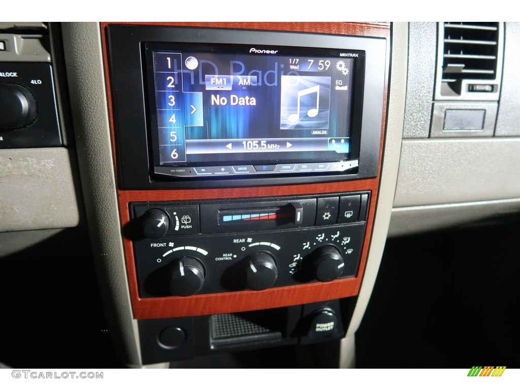 2004 Durango SLT 4x4 - Black / Dark Khaki/Light Graystone photo #22