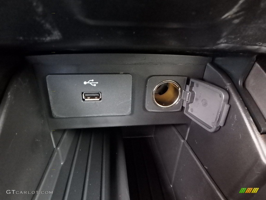 2019 Explorer XLT 4WD - Magnetic / Medium Black photo #19