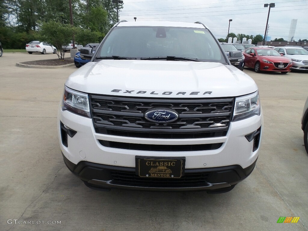 2018 Explorer XLT 4WD - White Platinum / Ebony Black photo #2