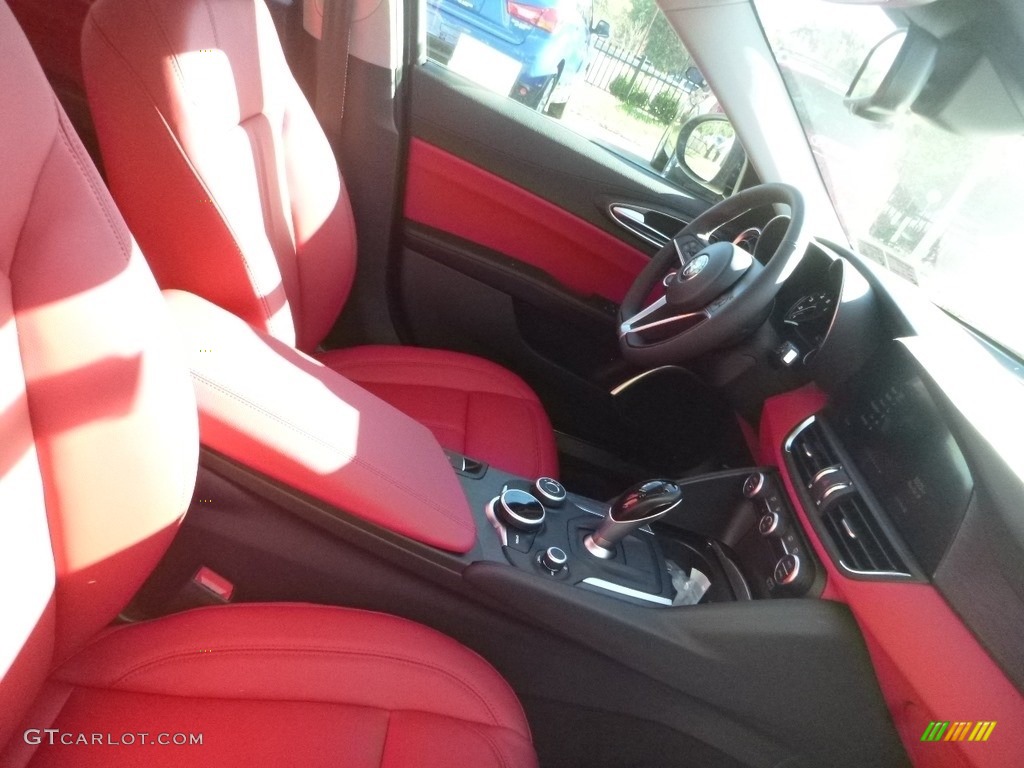 2019 Alfa Romeo Giulia AWD Front Seat Photo #129976840