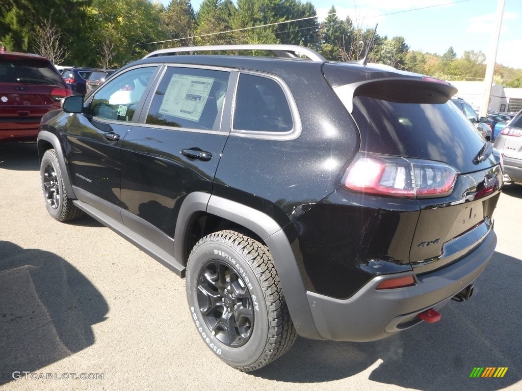 2019 Cherokee Trailhawk 4x4 - Diamond Black Crystal Pearl / Black photo #2