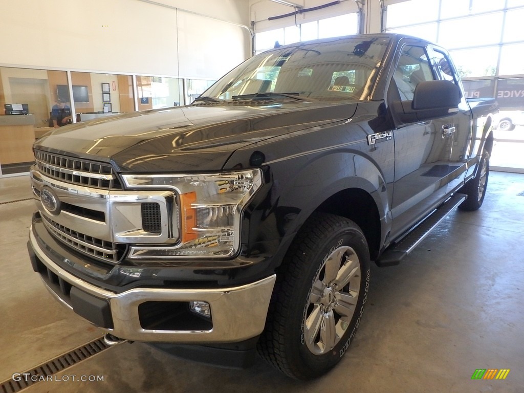 2018 F150 XLT SuperCab 4x4 - Shadow Black / Earth Gray photo #4
