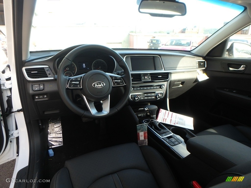 2019 Kia Optima EX Black Dashboard Photo #129986206
