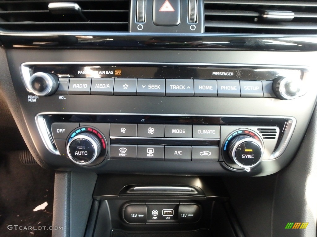 2019 Kia Optima S Controls Photo #129986782