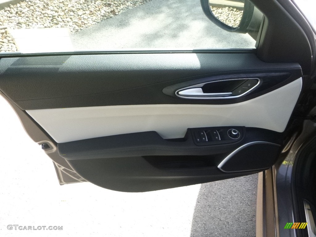 2019 Alfa Romeo Giulia AWD Black/Ice Door Panel Photo #129990277