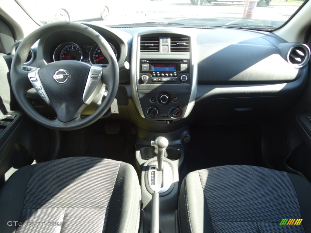 2017 Versa S - Cayenne Red / Charcoal photo #10