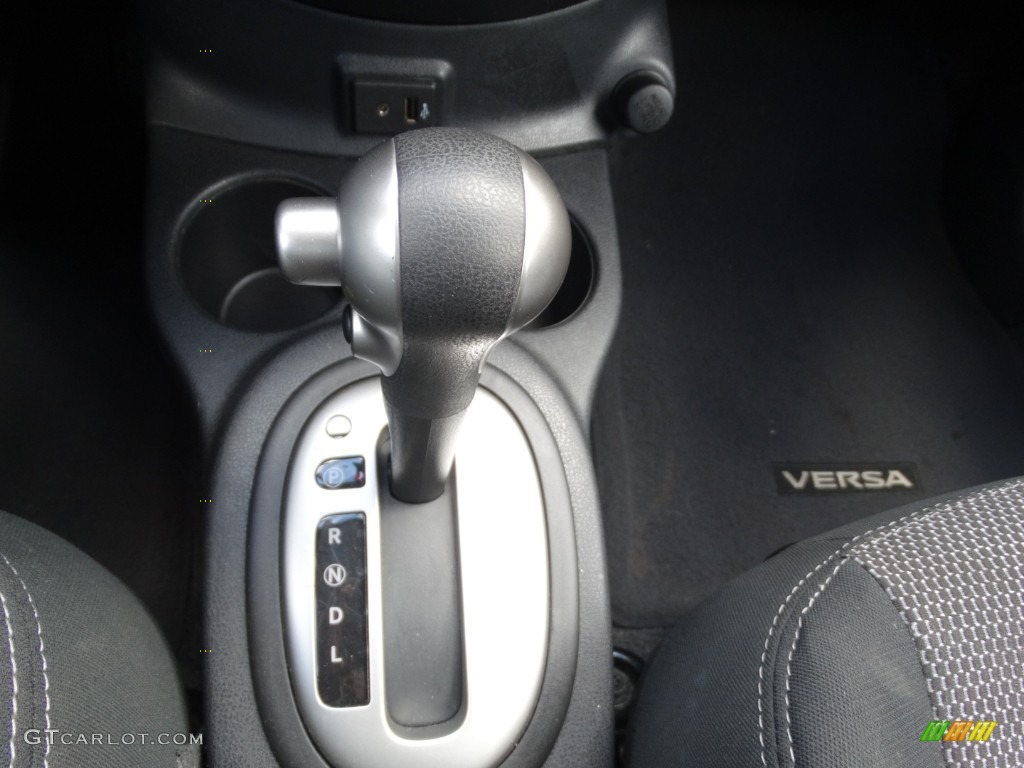 2017 Versa S - Cayenne Red / Charcoal photo #15
