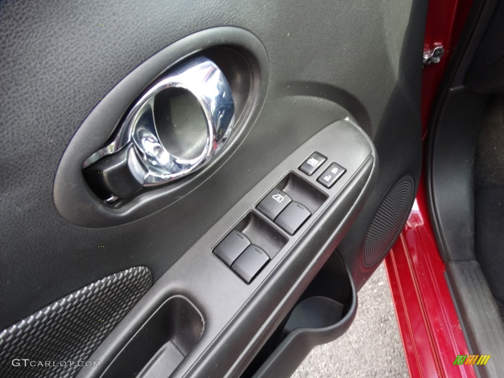 2017 Versa S - Cayenne Red / Charcoal photo #17