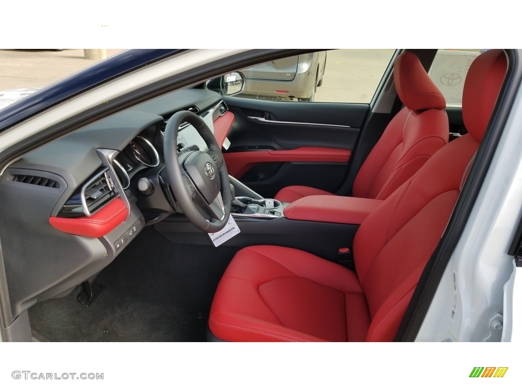 Red Interior 2019 Toyota Camry XSE Photo #129996078
