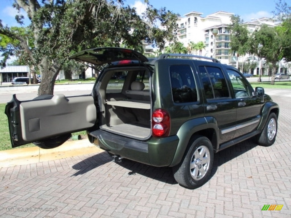 2006 Liberty Limited - Jeep Green Metallic / Dark Khaki/Light Graystone photo #18