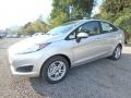 Ingot Silver - Fiesta SE Sedan Photo No. 6