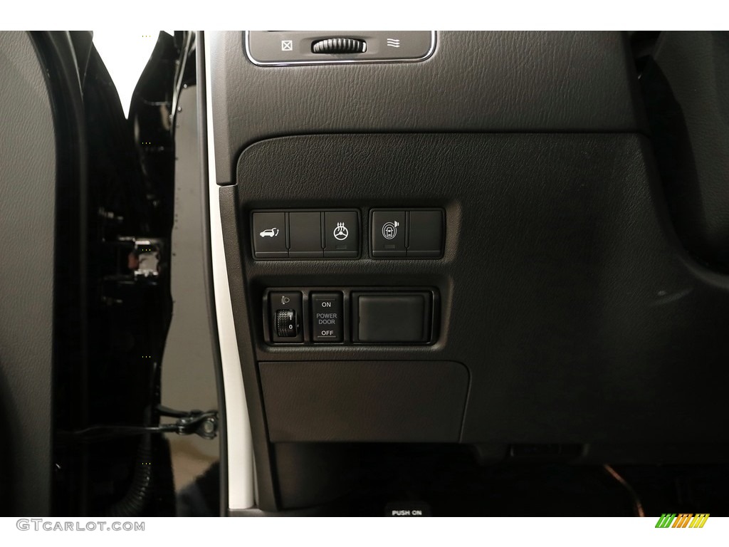 2018 Nissan Armada Platinum 4x4 Controls Photo #130005390