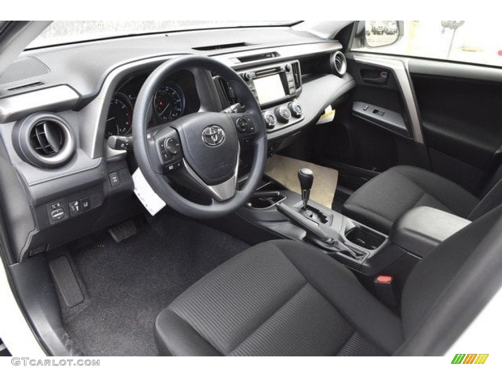 2018 RAV4 LE - Super White / Black photo #5