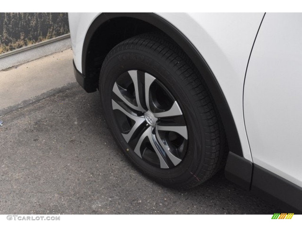 2018 RAV4 LE - Super White / Black photo #32