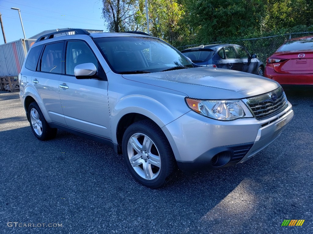 2010 Forester 2.5 X Premium - Spark Silver Metallic / Black photo #1