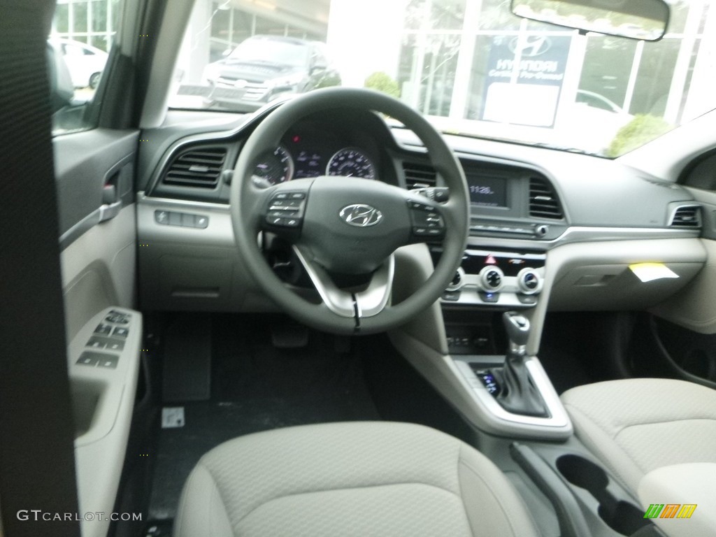 2019 Elantra SE - Symphony Silver / Gray photo #10