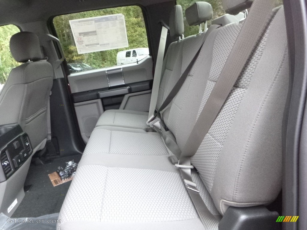 2019 F250 Super Duty XLT Crew Cab 4x4 - Ruby Red / Earth Gray photo #8