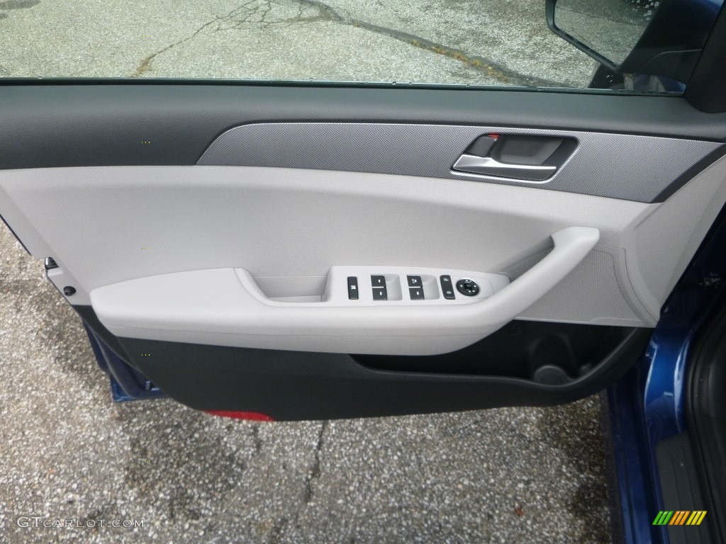 2019 Hyundai Sonata SE Gray Door Panel Photo #130020547