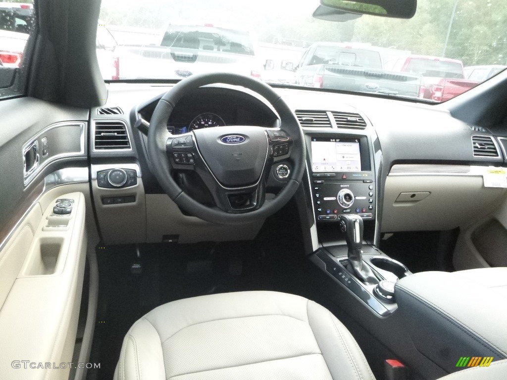 2019 Ford Explorer Limited 4WD Front Seat Photo #130021963