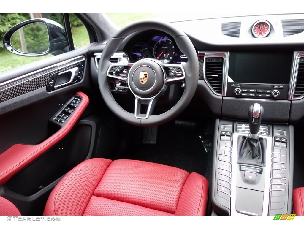 2018 Porsche Macan Turbo Black/Garnet Red Dashboard Photo #130023002