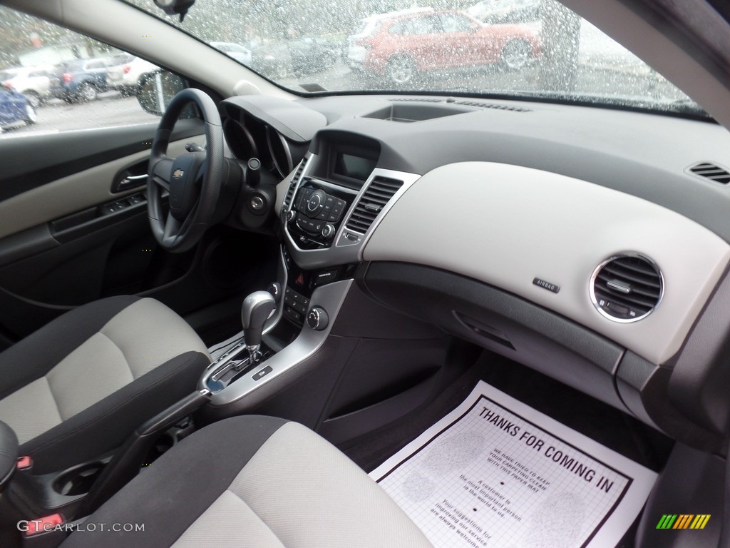 2012 Cruze LS - Blue Granite Metallic / Jet Black/Medium Titanium photo #11