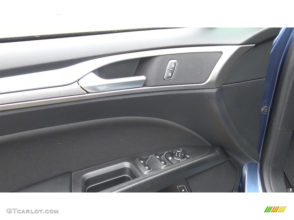 2019 Ford Fusion Hybrid SE Controls Photo #130025251