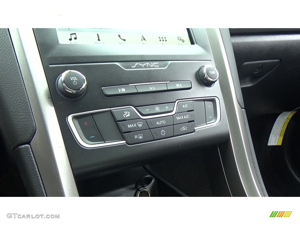 2019 Ford Fusion Hybrid SE Controls Photo #130025278