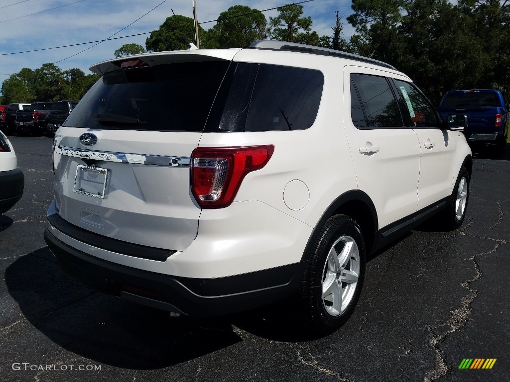 2019 Explorer XLT - Oxford White / Medium Stone photo #5