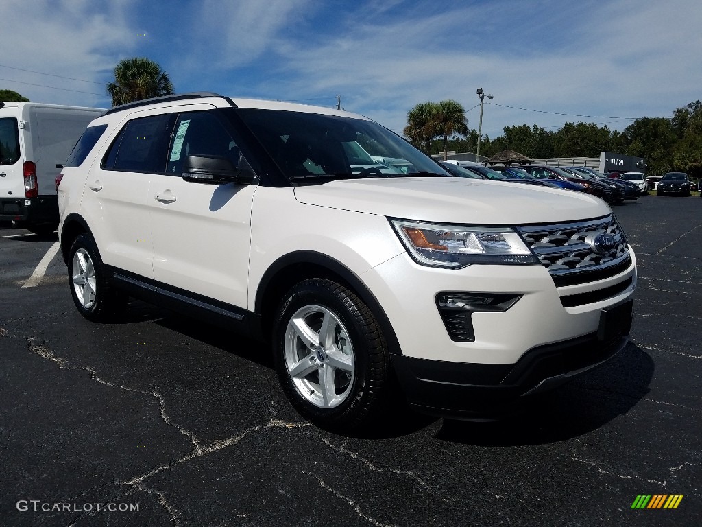 2019 Explorer XLT - Oxford White / Medium Stone photo #7