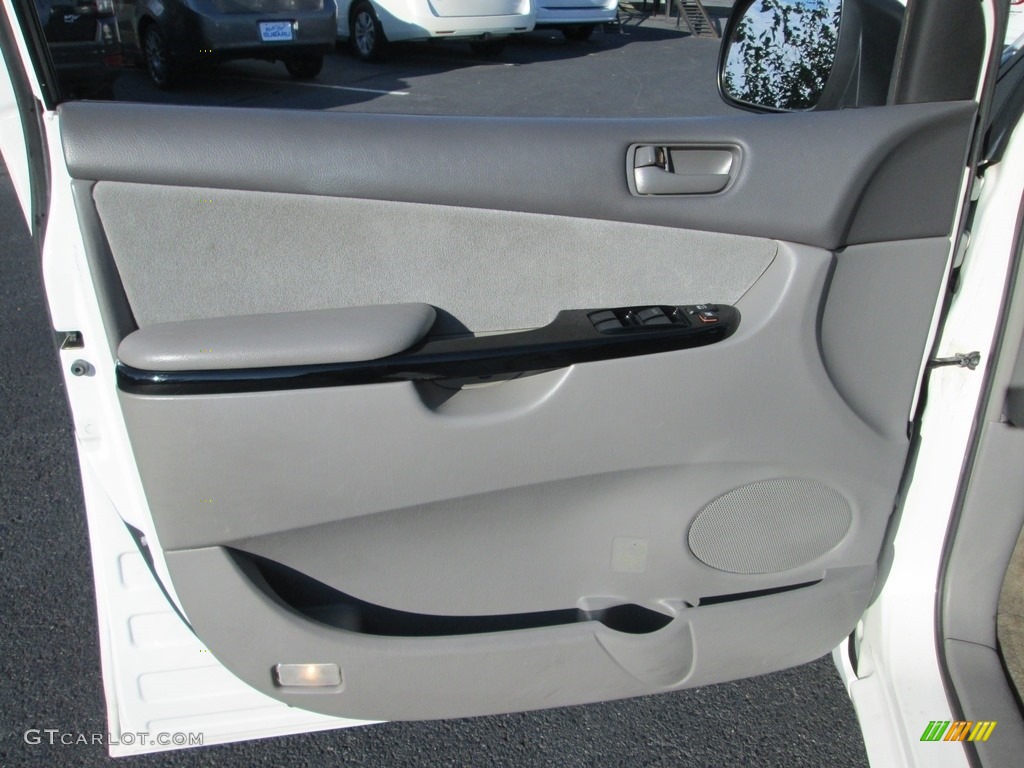 2005 Sienna CE - Natural White / Stone photo #13