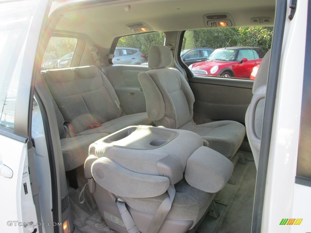 2005 Sienna CE - Natural White / Stone photo #18