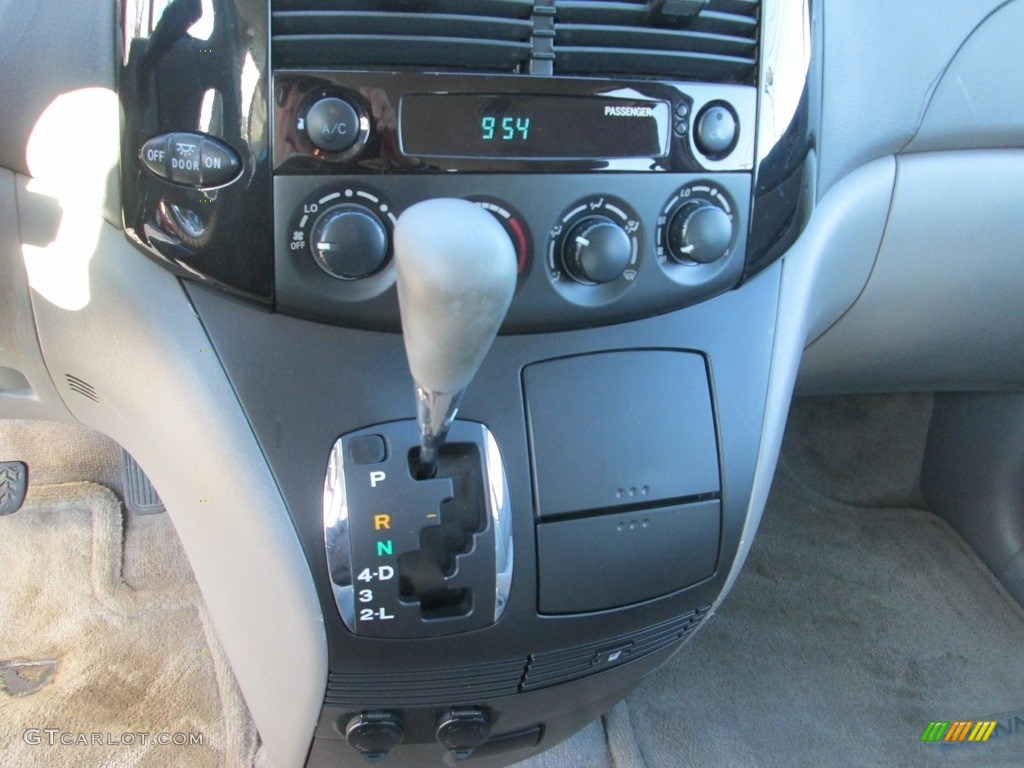2005 Sienna CE - Natural White / Stone photo #25