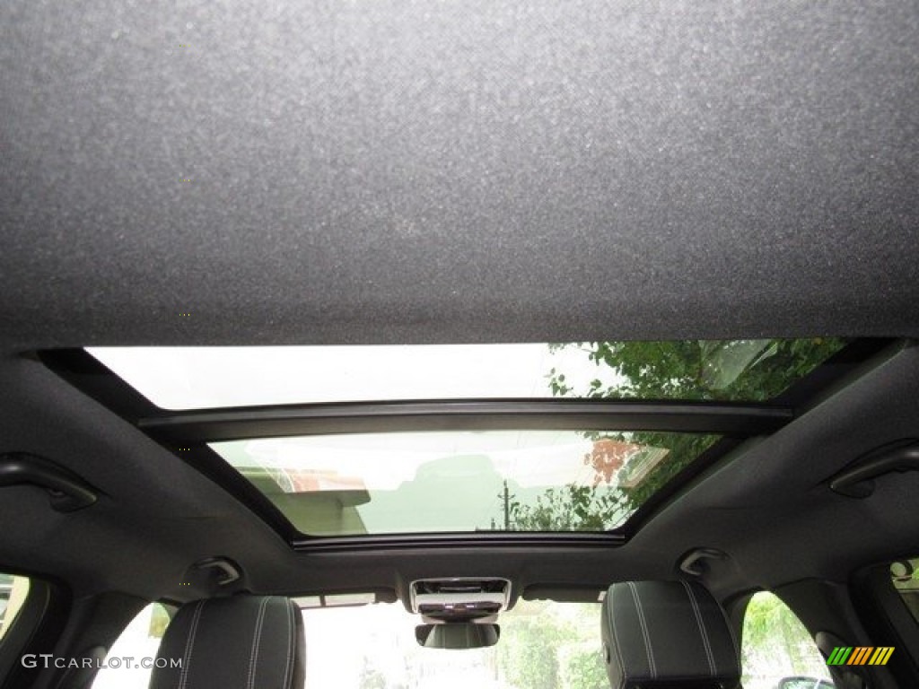 2019 Land Rover Range Rover Velar R-Dynamic SE Sunroof Photo #130031845