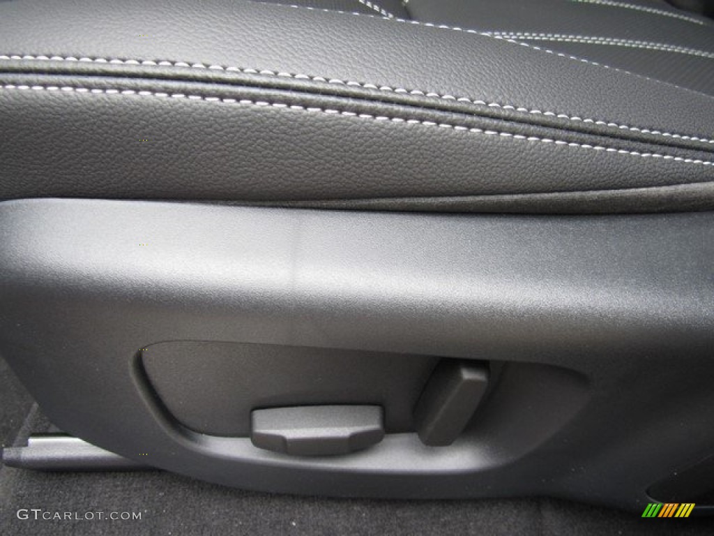 2019 Land Rover Range Rover Velar R-Dynamic SE Controls Photo #130031968