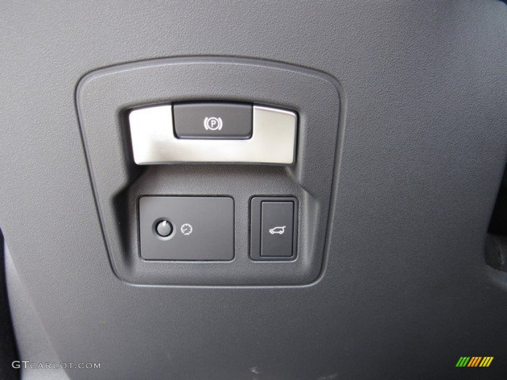 2019 Land Rover Range Rover Velar R-Dynamic SE Controls Photo #130031989