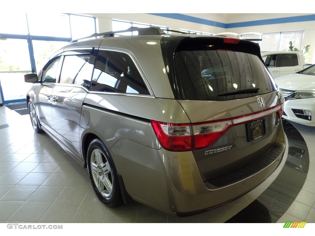 2013 Odyssey Touring - Mocha Metallic / Beige photo #9