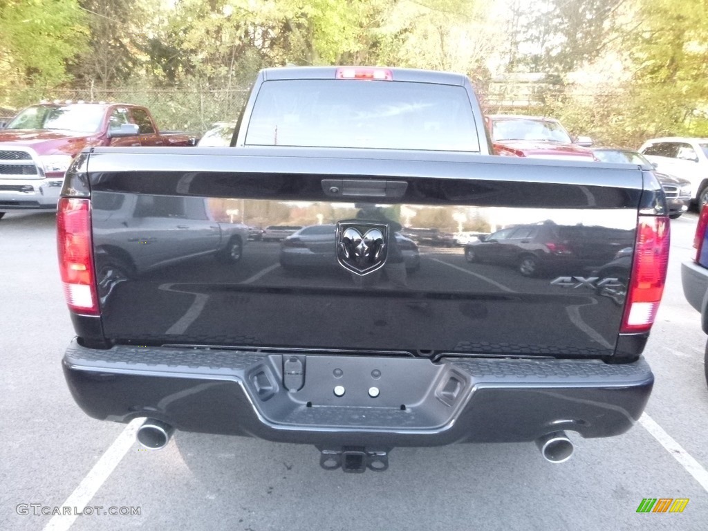 2019 1500 Classic Express Quad Cab 4x4 - Brilliant Black Crystal Pearl / Black photo #4