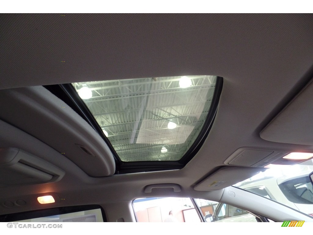 2013 Odyssey Touring - Mocha Metallic / Beige photo #17