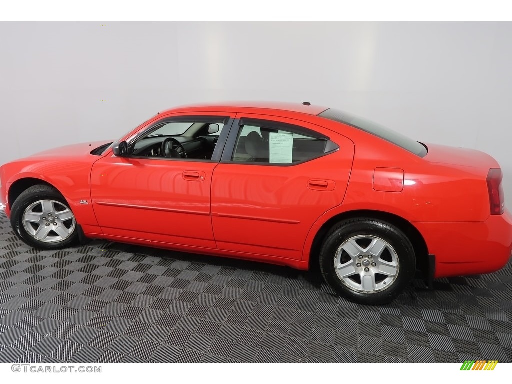 2007 Charger SE - Inferno Red Crystal Pearl / Dark Slate Gray/Light Graystone photo #8