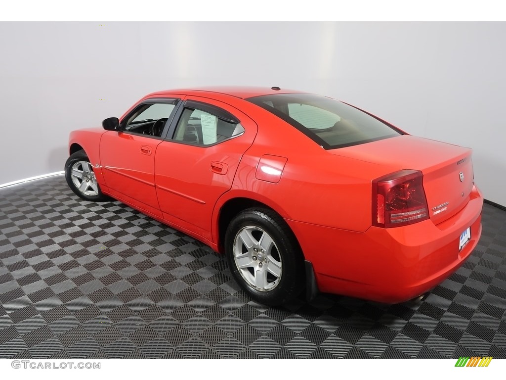 2007 Charger SE - Inferno Red Crystal Pearl / Dark Slate Gray/Light Graystone photo #9