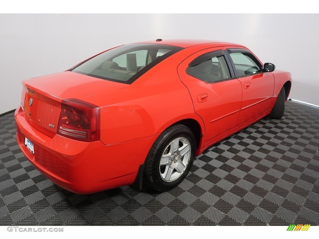 2007 Charger SE - Inferno Red Crystal Pearl / Dark Slate Gray/Light Graystone photo #11