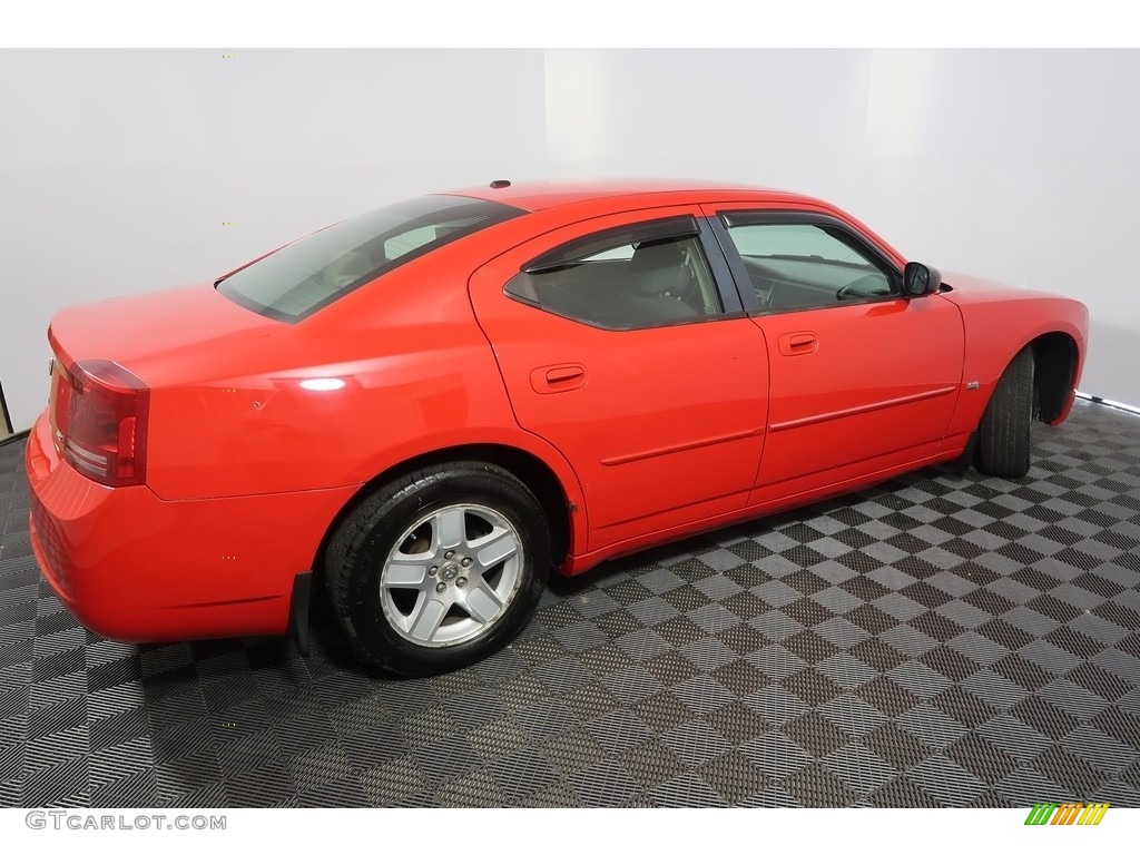 2007 Charger SE - Inferno Red Crystal Pearl / Dark Slate Gray/Light Graystone photo #12