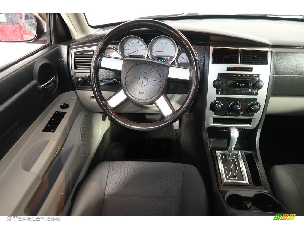 2007 Charger SE - Inferno Red Crystal Pearl / Dark Slate Gray/Light Graystone photo #16