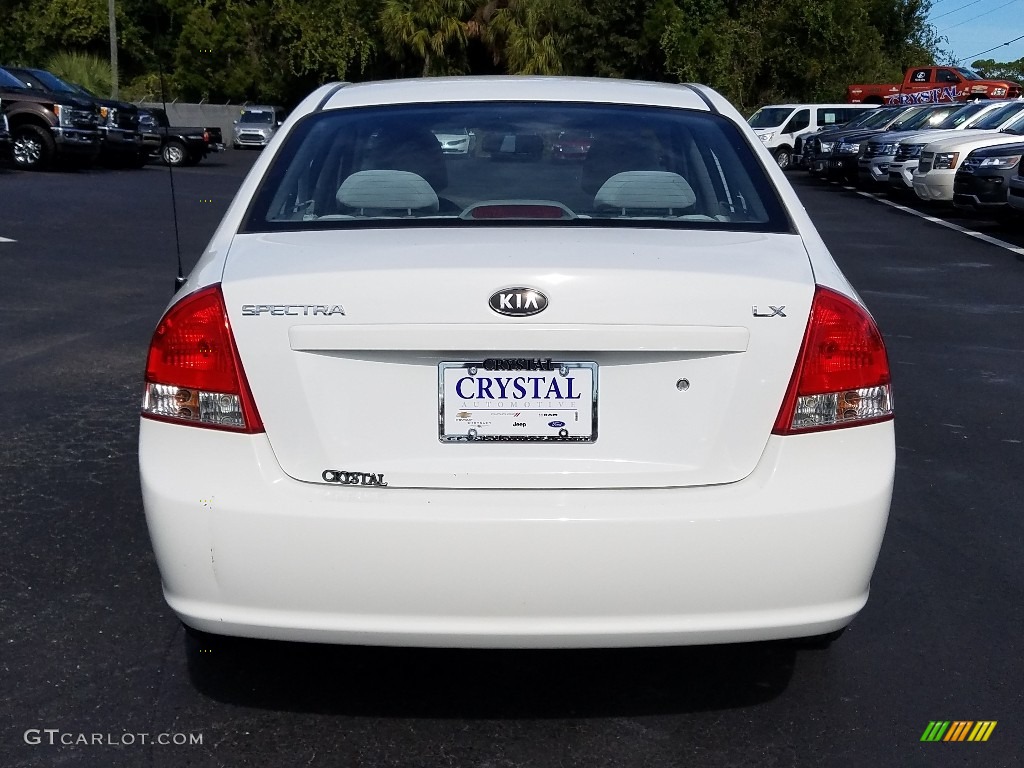 2009 Spectra LX Sedan - Clear White / Gray photo #4