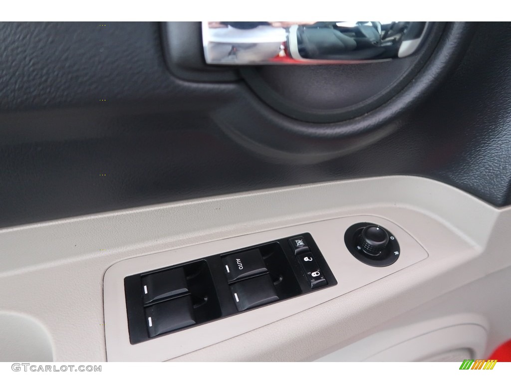 2007 Charger SE - Inferno Red Crystal Pearl / Dark Slate Gray/Light Graystone photo #42