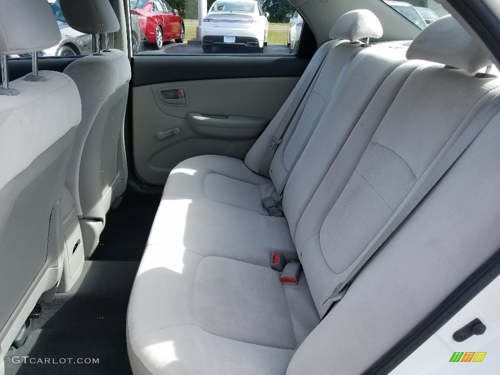 2009 Spectra LX Sedan - Clear White / Gray photo #10