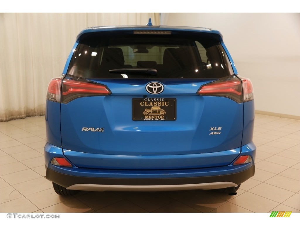 2018 RAV4 XLE AWD - Electric Storm Blue / Black photo #16