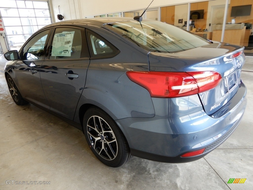 2018 Focus SEL Sedan - Blue Metallic / Charcoal Black photo #4