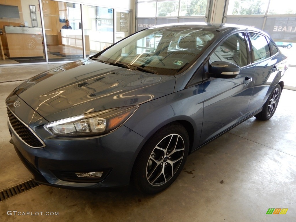 2018 Focus SEL Sedan - Blue Metallic / Charcoal Black photo #5