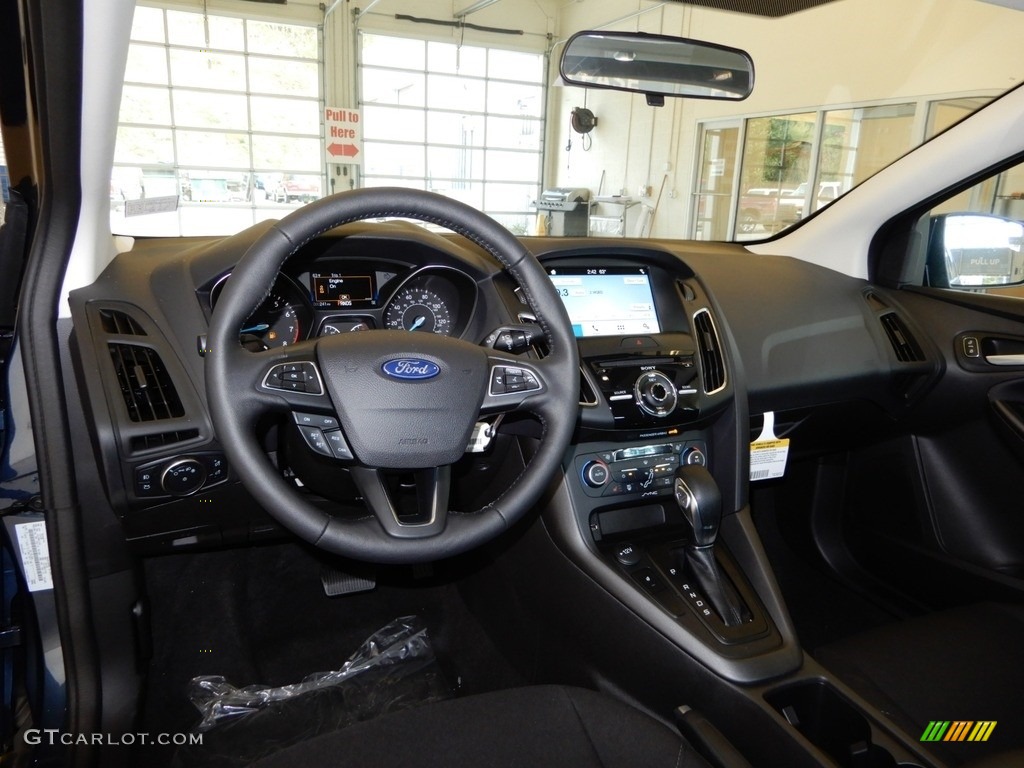 2018 Focus SEL Sedan - Blue Metallic / Charcoal Black photo #9